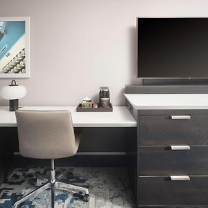 Queen Room Two Queen Beds City View